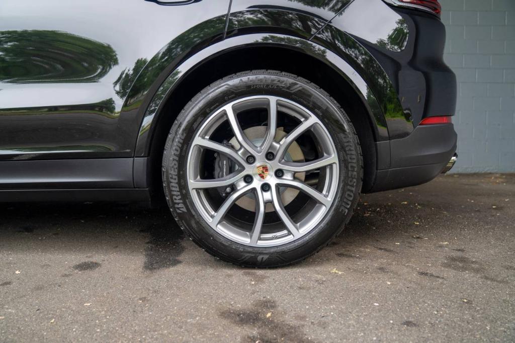 new 2025 Porsche Cayenne car, priced at $107,045
