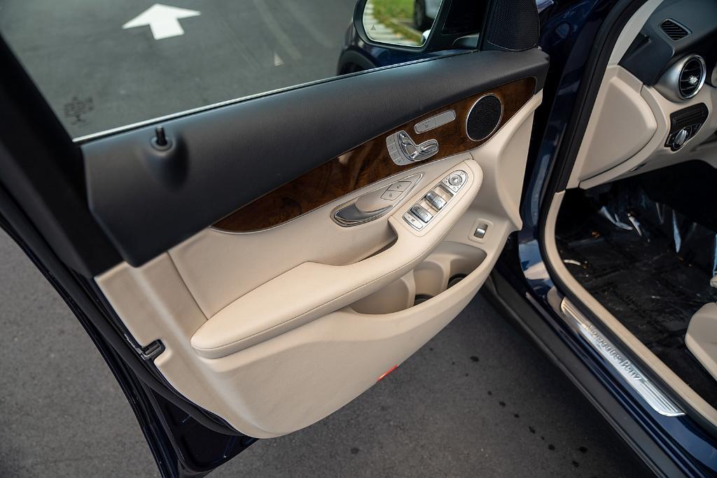 used 2019 Mercedes-Benz GLC 300 car, priced at $21,900