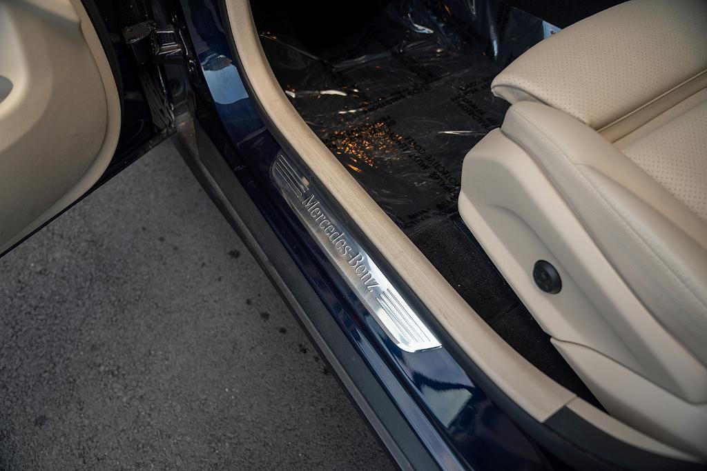 used 2019 Mercedes-Benz GLC 300 car, priced at $21,900