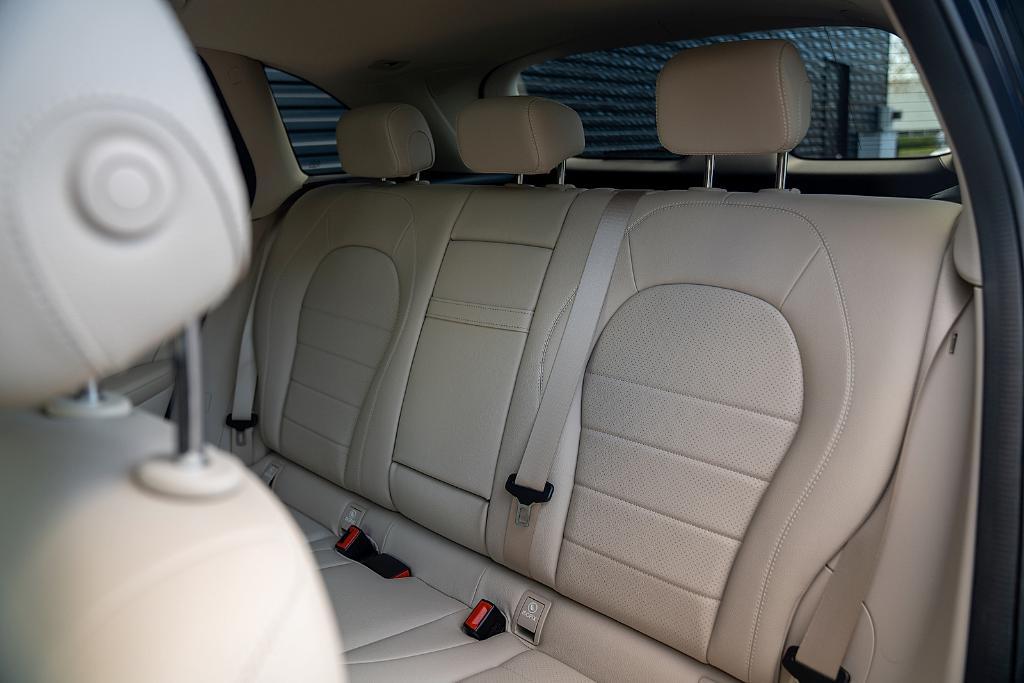 used 2019 Mercedes-Benz GLC 300 car, priced at $21,900