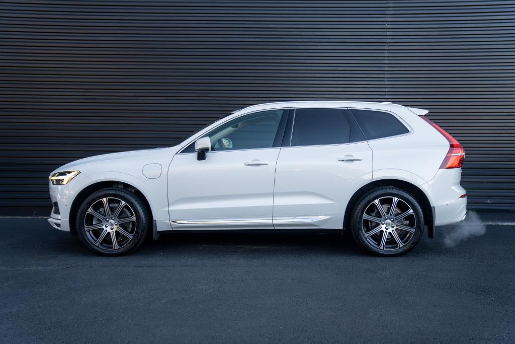 used 2018 Volvo XC60 Recharge Plug-In Hybrid car, priced at $25,900