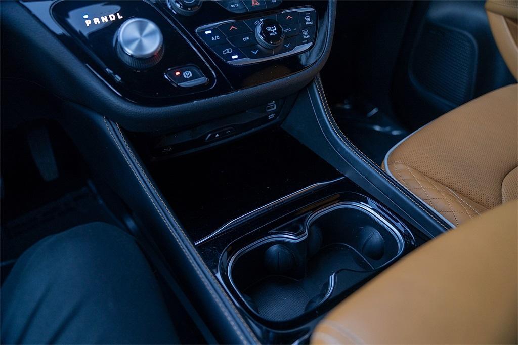 used 2022 Chrysler Pacifica Hybrid car, priced at $32,900