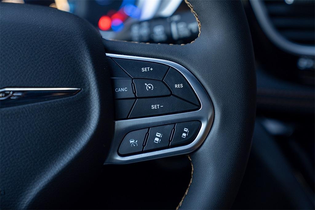 used 2022 Chrysler Pacifica Hybrid car, priced at $32,900