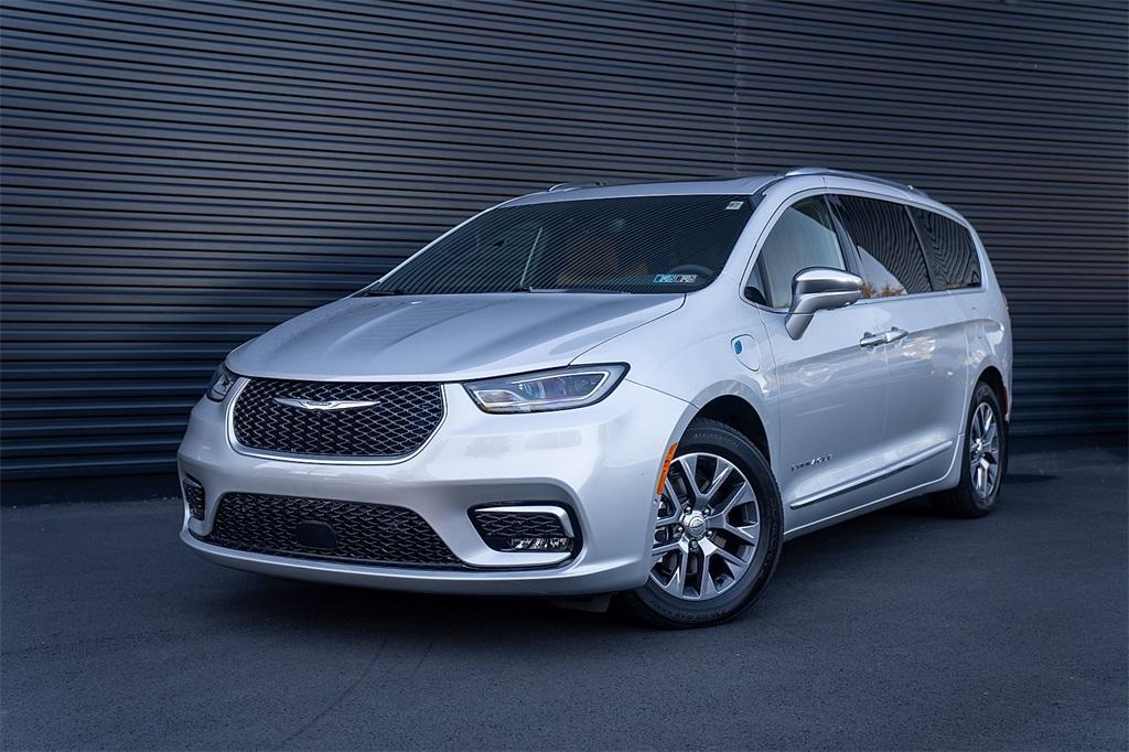 used 2022 Chrysler Pacifica Hybrid car, priced at $32,900