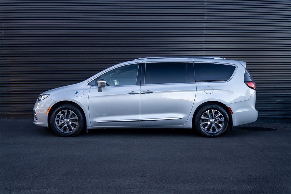 used 2022 Chrysler Pacifica Hybrid car, priced at $32,900