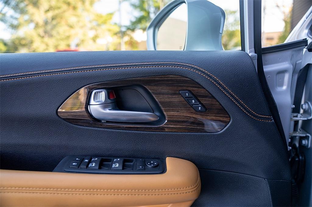 used 2022 Chrysler Pacifica Hybrid car, priced at $32,900