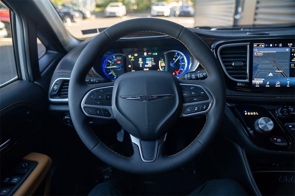 used 2022 Chrysler Pacifica Hybrid car, priced at $32,900
