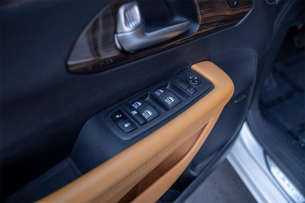 used 2022 Chrysler Pacifica Hybrid car, priced at $32,900