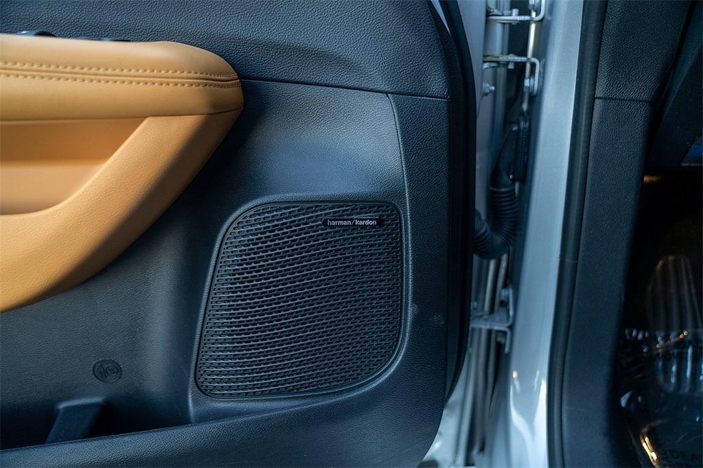 used 2022 Chrysler Pacifica Hybrid car, priced at $32,900