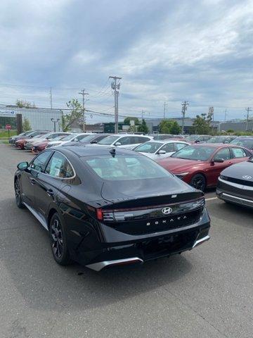 new 2024 Hyundai Sonata car, priced at $29,180