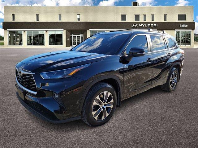 used 2023 Toyota Highlander car, priced at $40,577