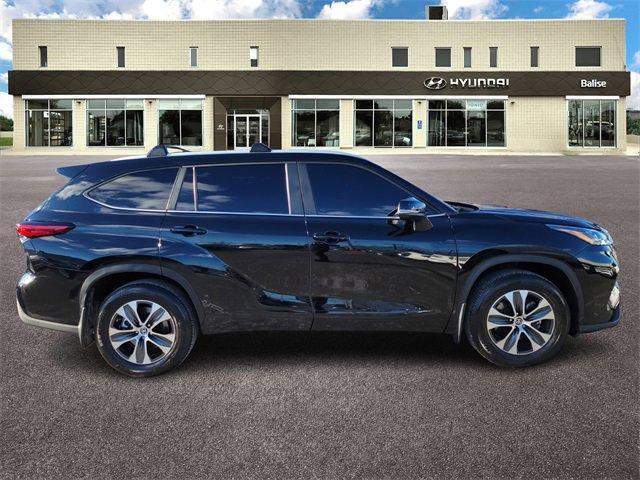 used 2023 Toyota Highlander car, priced at $40,577