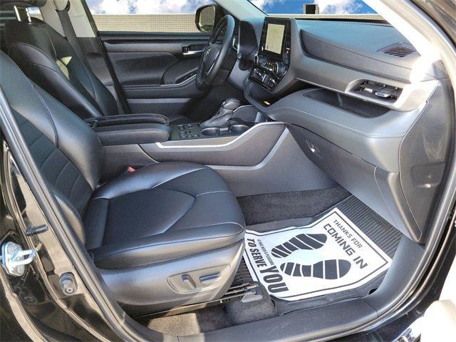 used 2023 Toyota Highlander car, priced at $40,577