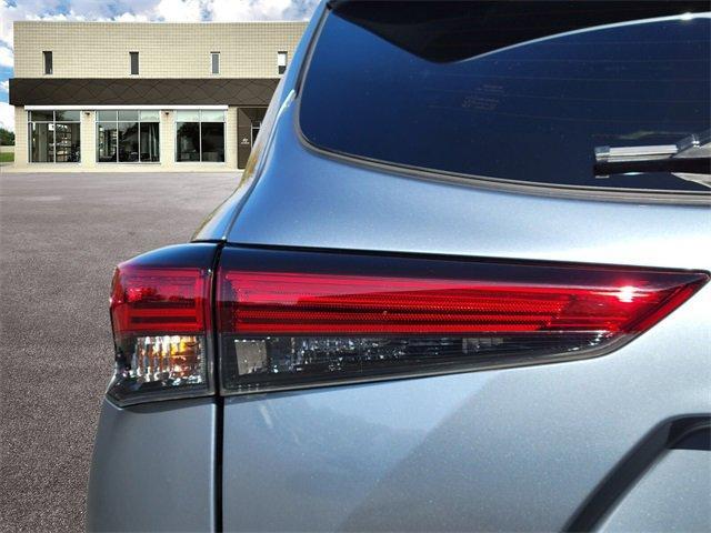 used 2022 Toyota Highlander car, priced at $35,977