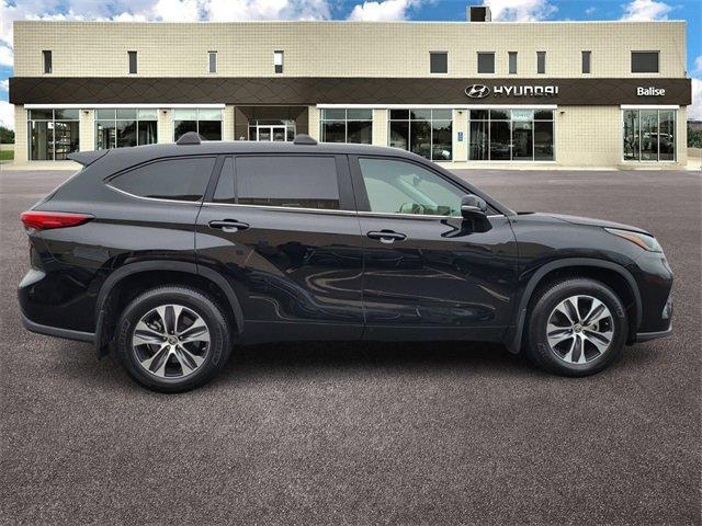 used 2023 Toyota Highlander car, priced at $37,977