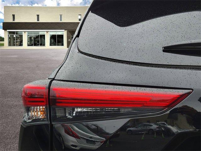 used 2023 Toyota Highlander car, priced at $37,977