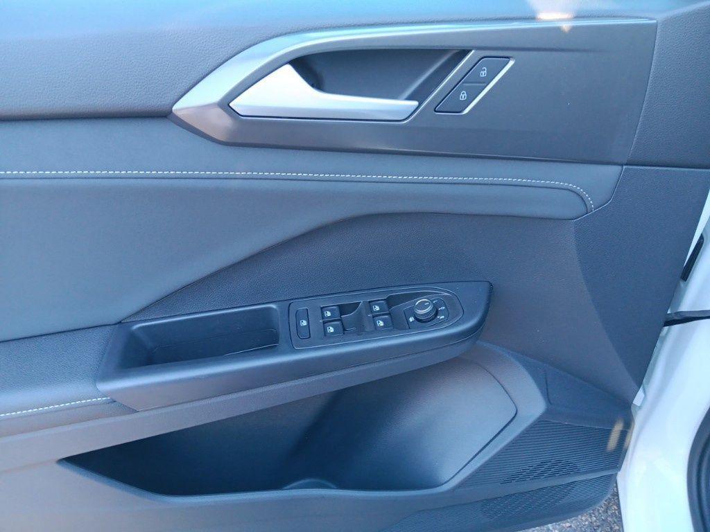 new 2025 Volkswagen Taos car, priced at $31,291