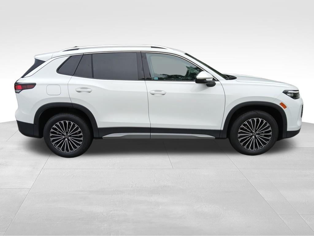 new 2025 Volkswagen Tiguan car, priced at $31,811