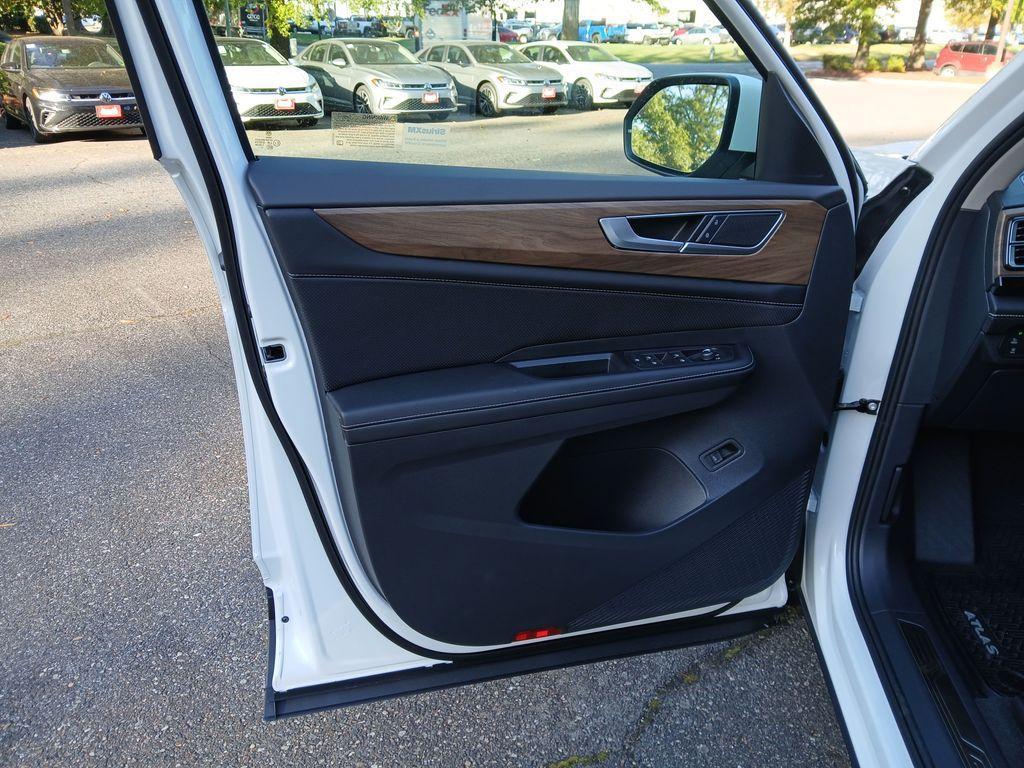 new 2026 Volkswagen Atlas car, priced at $46,524