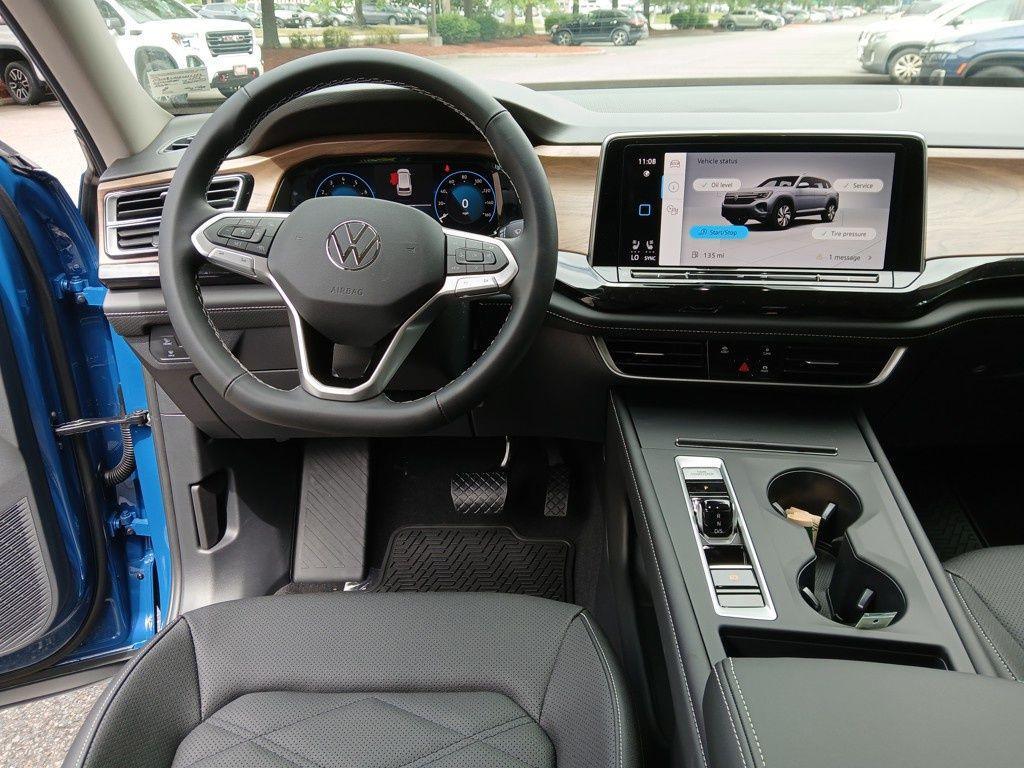 new 2025 Volkswagen Atlas car, priced at $37,493