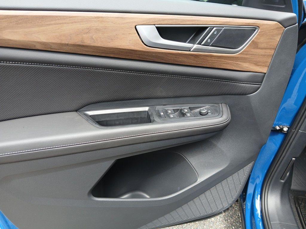 new 2025 Volkswagen Atlas car, priced at $37,493