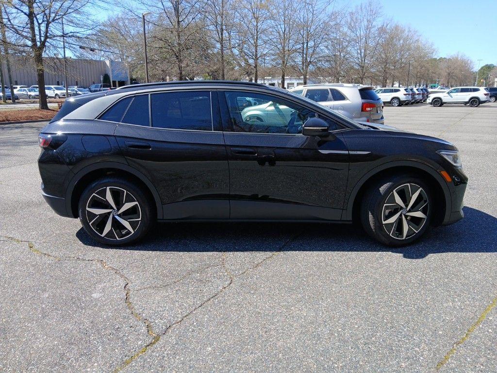 new 2025 Volkswagen ID.4 car, priced at $47,361
