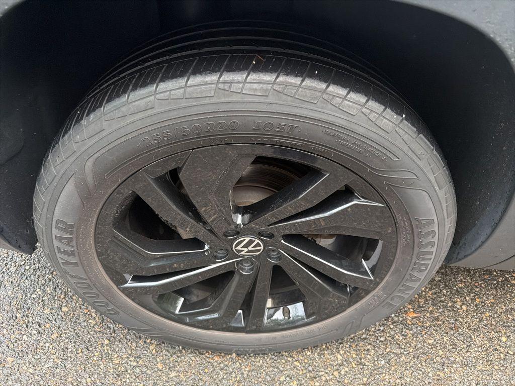 used 2022 Volkswagen Atlas car, priced at $30,000