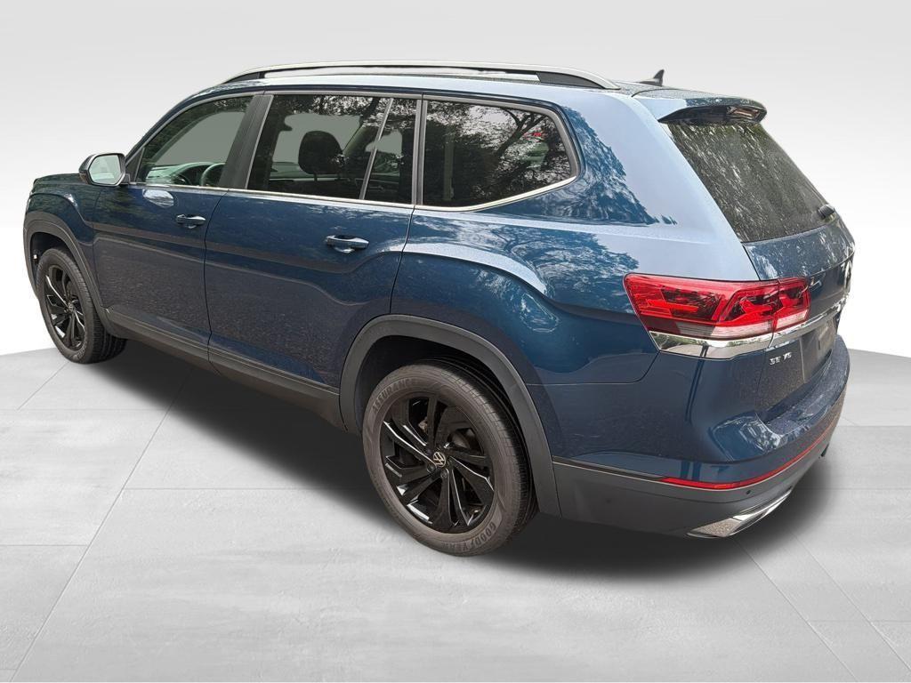 used 2022 Volkswagen Atlas car, priced at $30,000