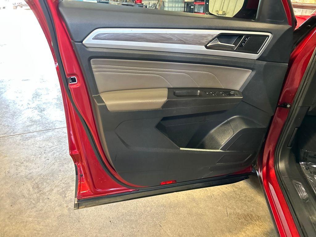 used 2022 Volkswagen Atlas Cross Sport car, priced at $31,995