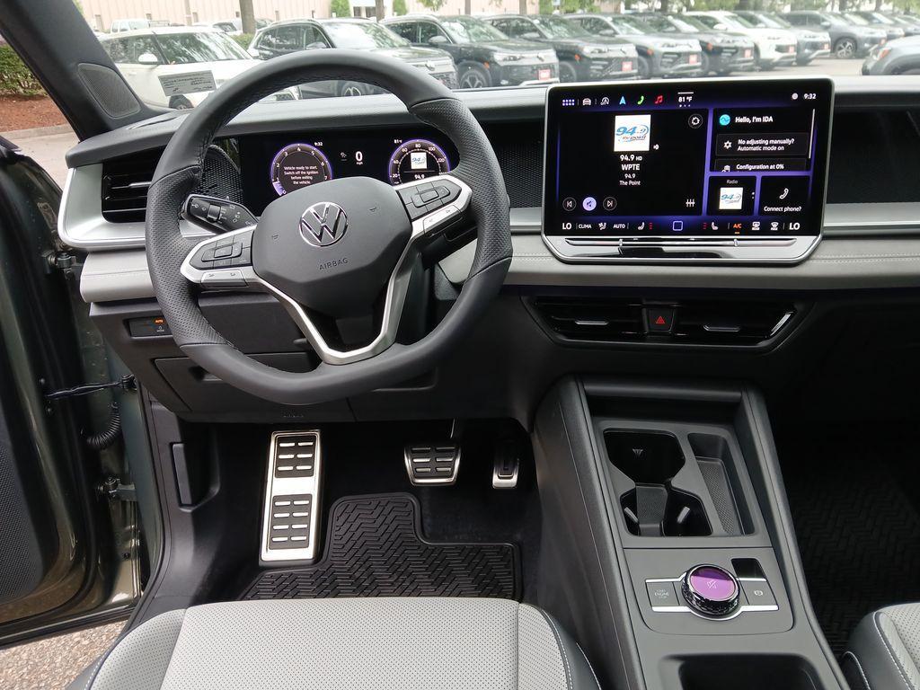 new 2025 Volkswagen Tiguan car, priced at $38,189
