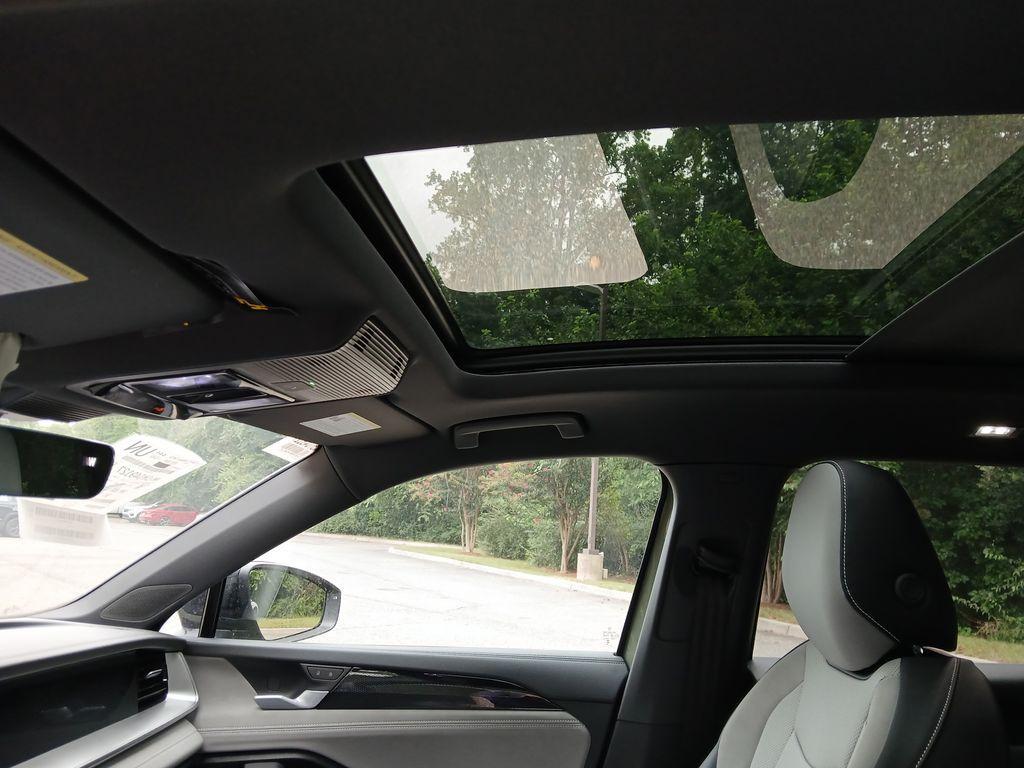 new 2025 Volkswagen Tiguan car, priced at $38,939