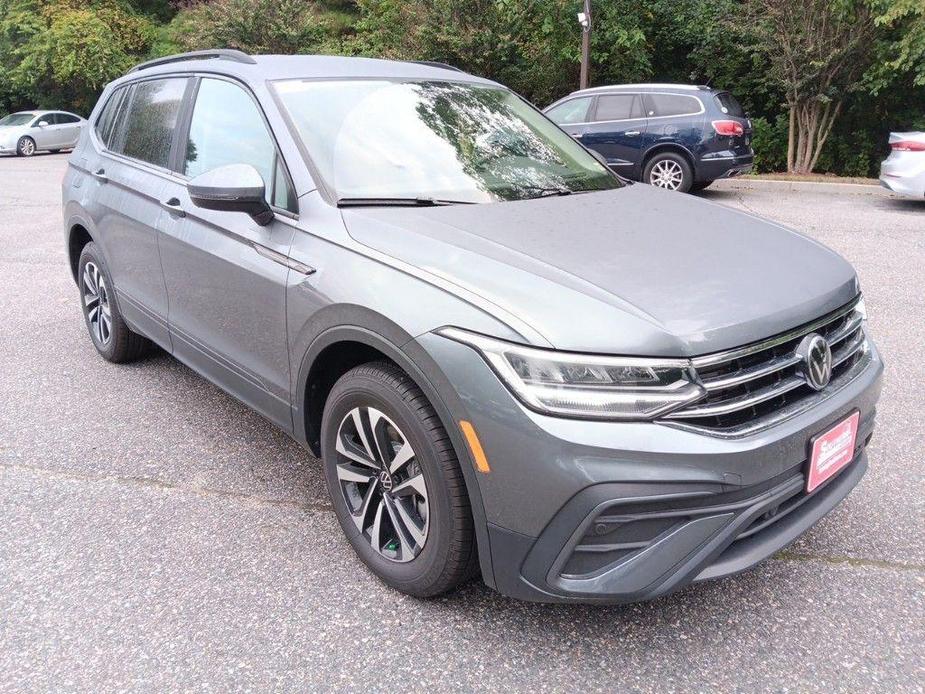 new 2024 Volkswagen Tiguan car, priced at $27,480