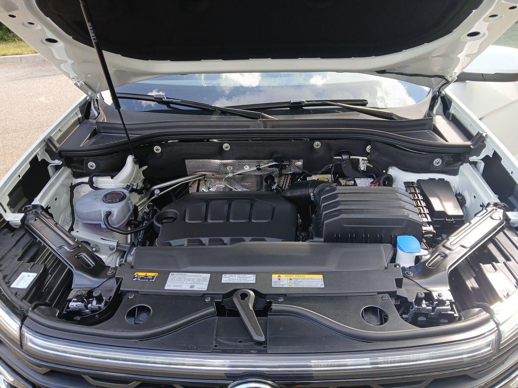 new 2026 Volkswagen Atlas Cross Sport car, priced at $41,762