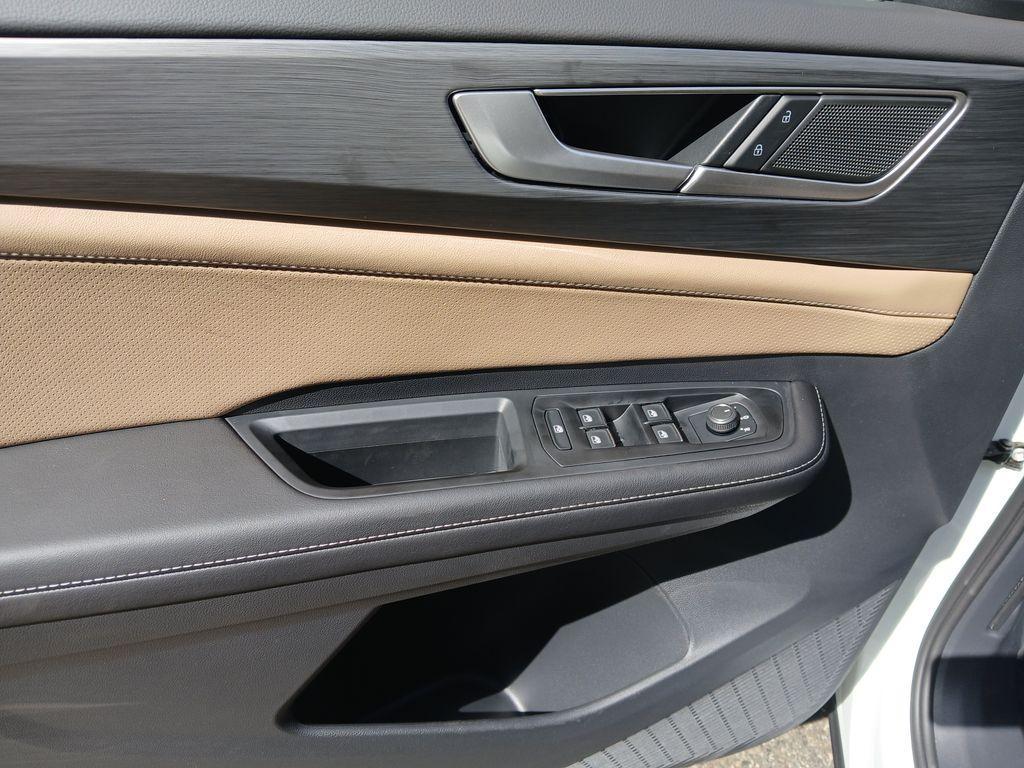 new 2026 Volkswagen Atlas Cross Sport car, priced at $41,762