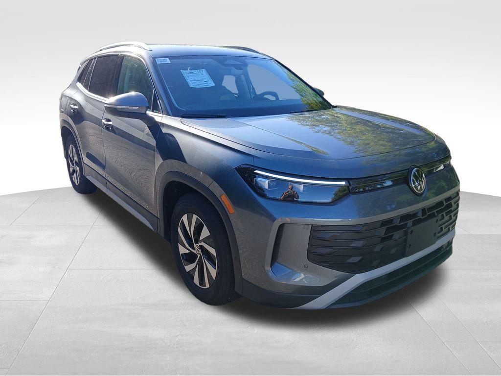 new 2025 Volkswagen Tiguan car, priced at $28,646