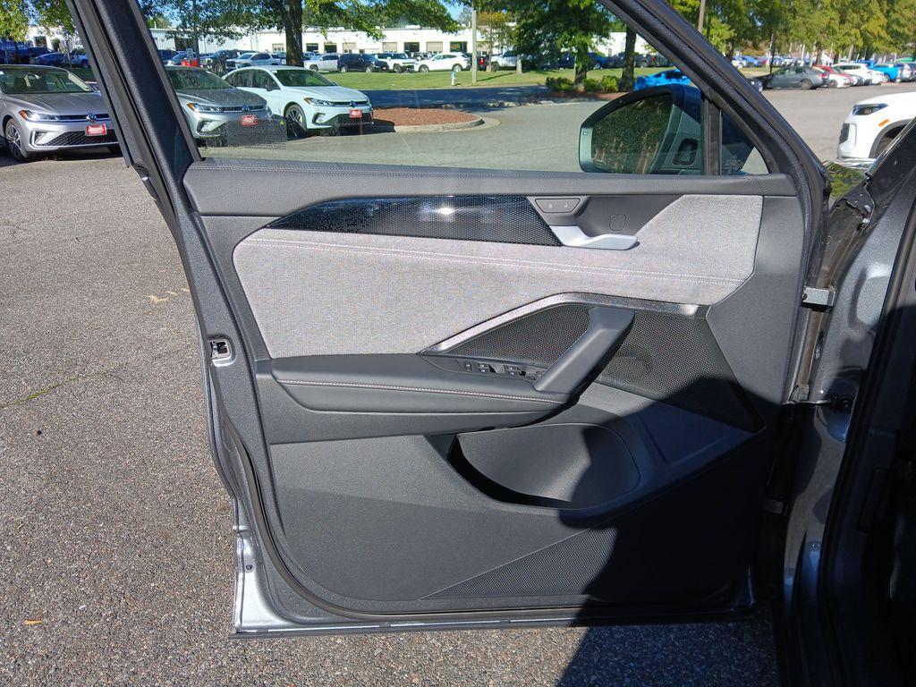 new 2025 Volkswagen Tiguan car, priced at $28,646