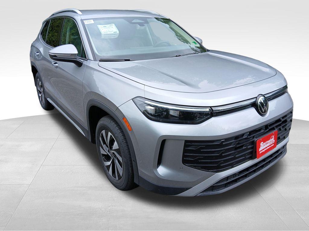 new 2025 Volkswagen Tiguan car, priced at $30,403
