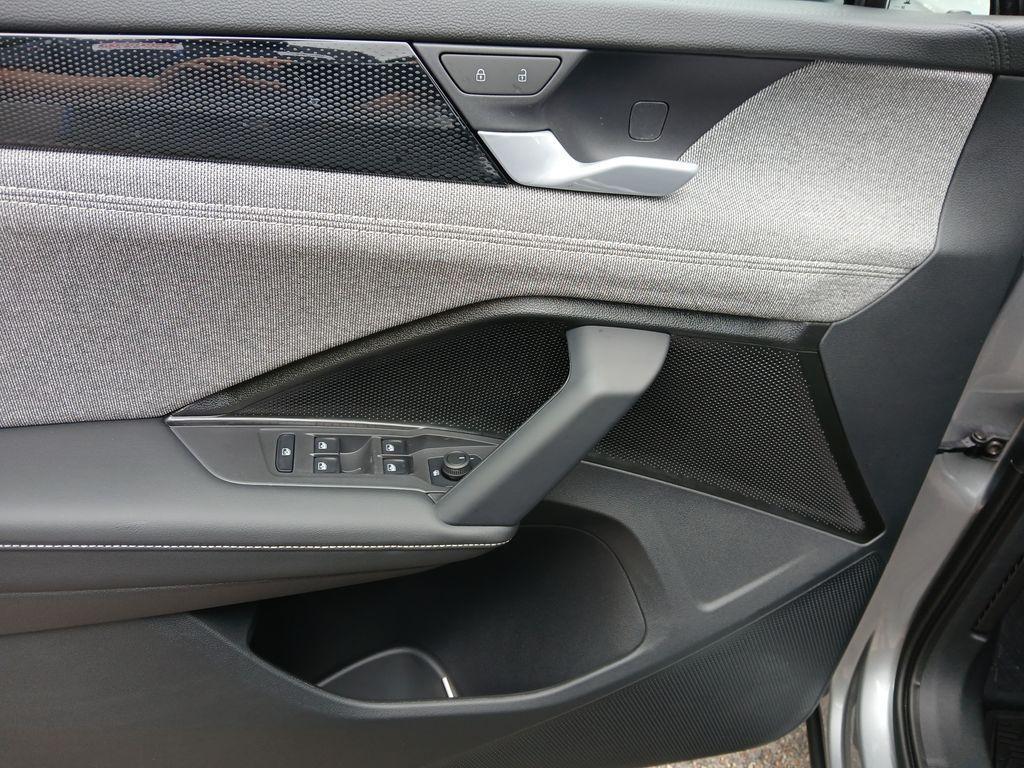 new 2025 Volkswagen Tiguan car, priced at $30,403