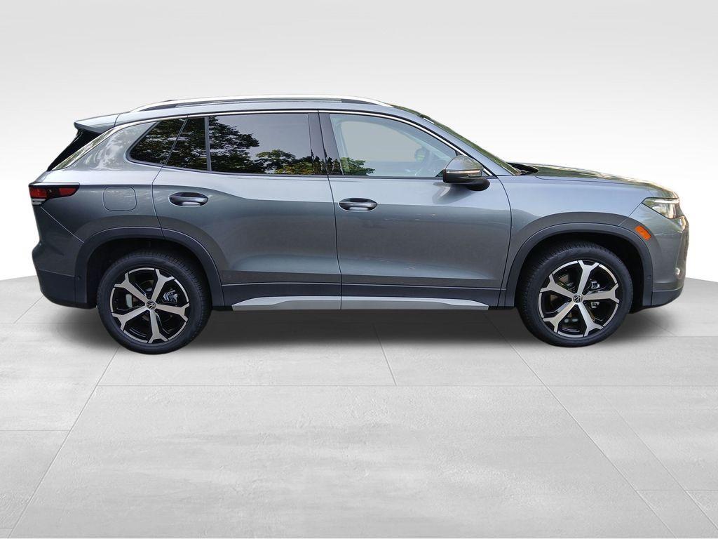 new 2025 Volkswagen Tiguan car, priced at $31,766