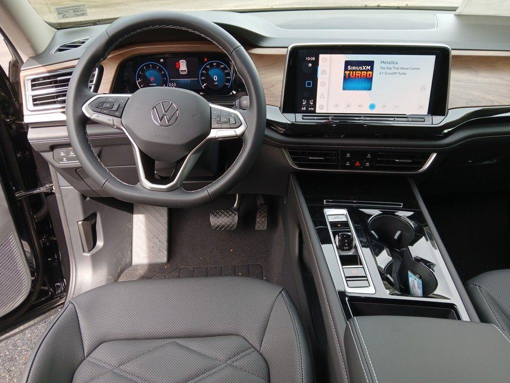 new 2025 Volkswagen Atlas car, priced at $40,348
