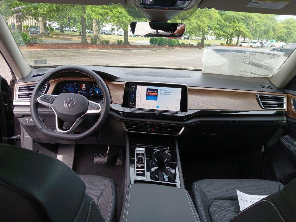 new 2025 Volkswagen Atlas car, priced at $40,348