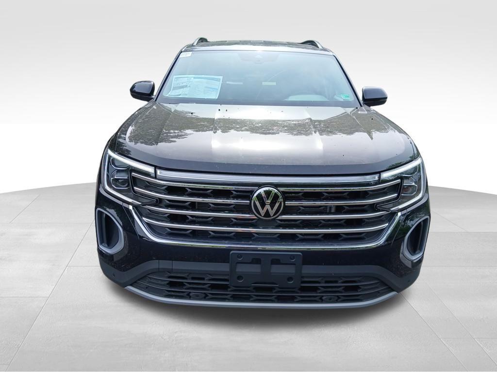 new 2025 Volkswagen Atlas car, priced at $40,348