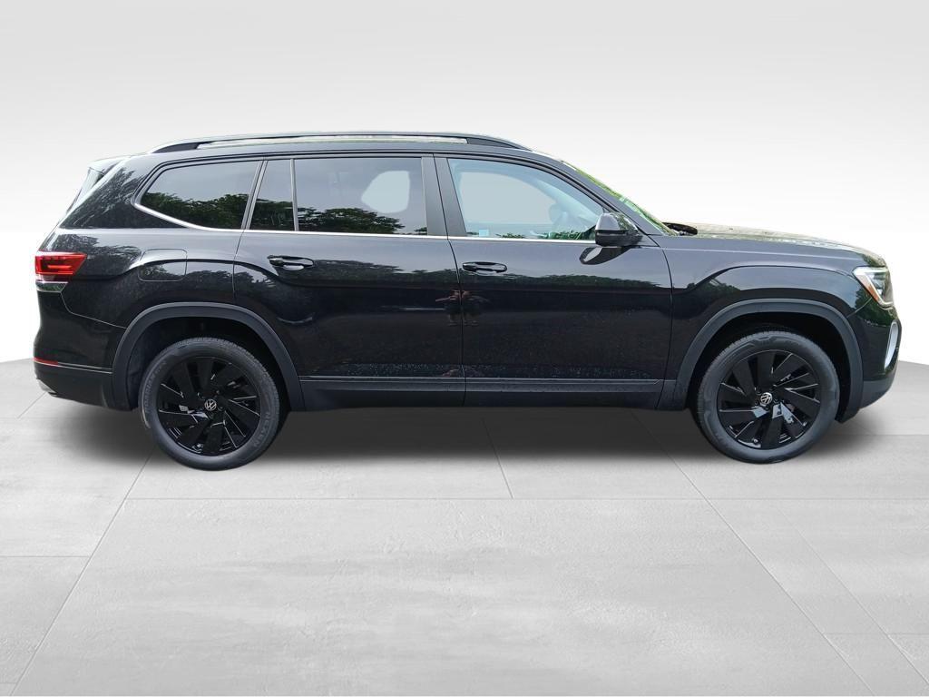new 2025 Volkswagen Atlas car, priced at $40,348