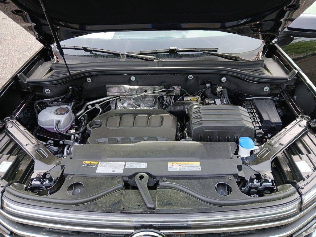 new 2025 Volkswagen Atlas car, priced at $40,348