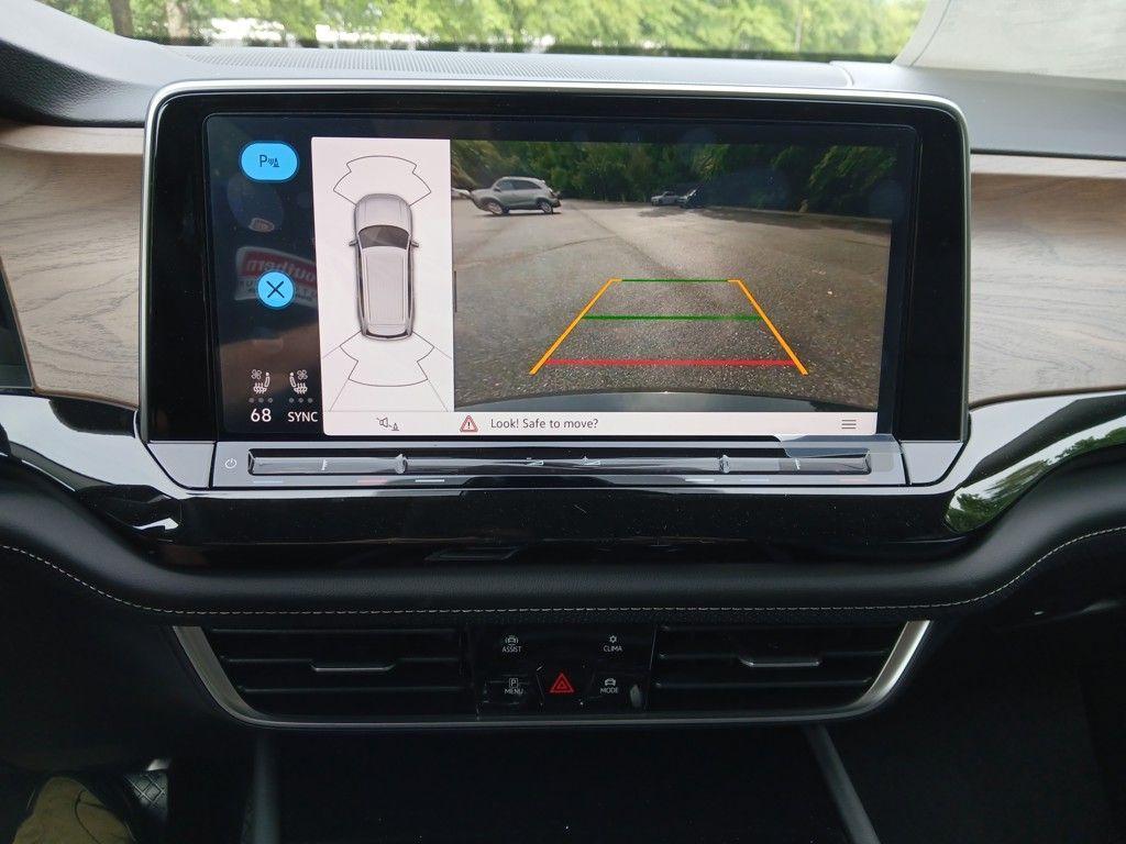 new 2025 Volkswagen Atlas car, priced at $40,348