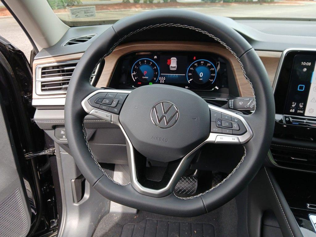new 2025 Volkswagen Atlas car, priced at $40,348