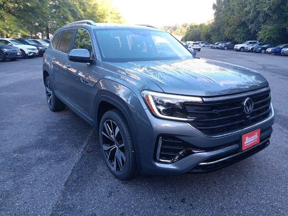 new 2024 Volkswagen Atlas car, priced at $50,231