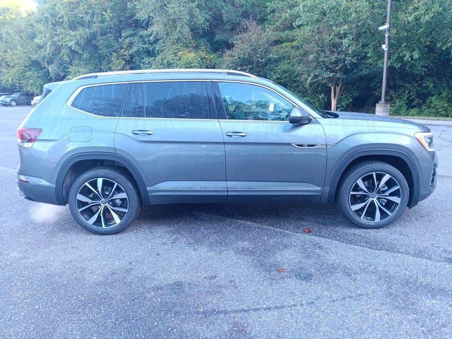 new 2024 Volkswagen Atlas car, priced at $50,231