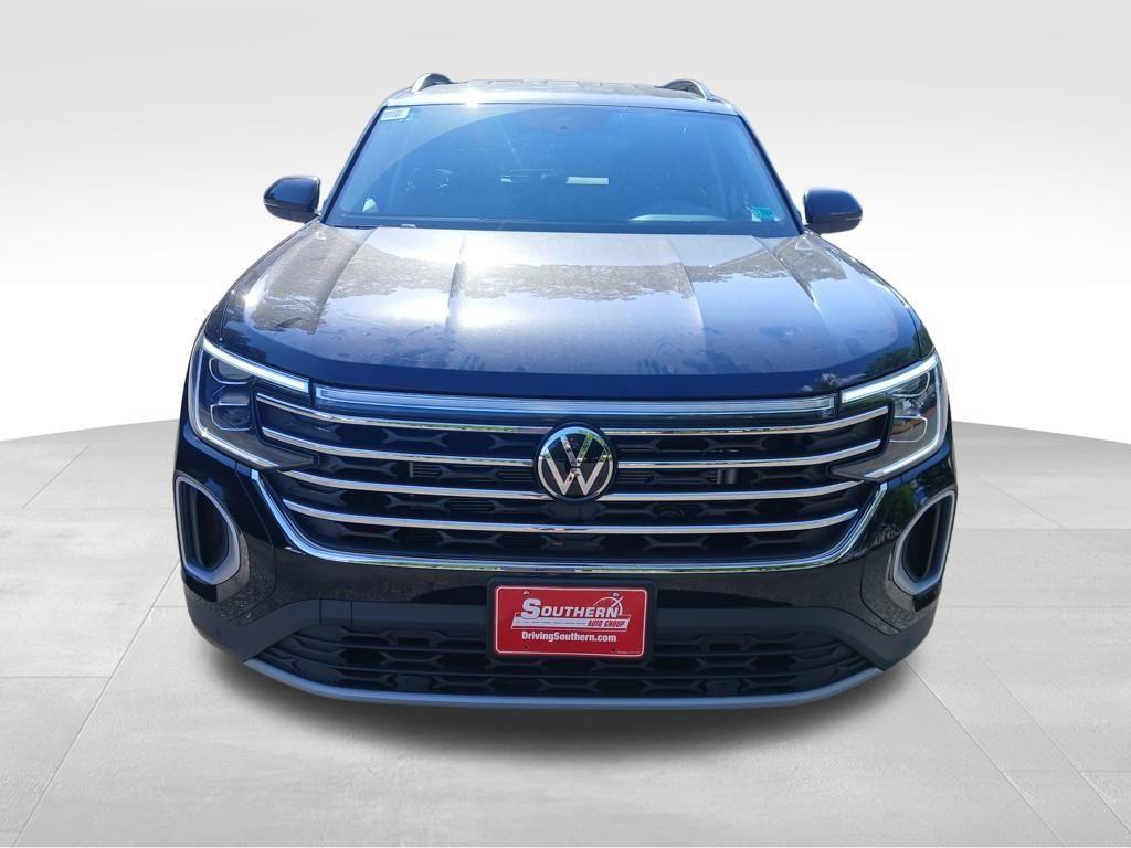 new 2025 Volkswagen Atlas car, priced at $40,946