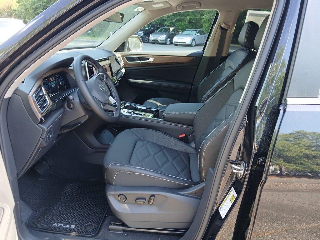 new 2025 Volkswagen Atlas car, priced at $40,946